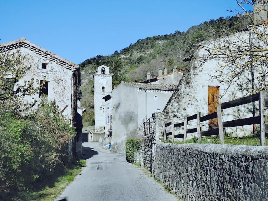 Gite Le Chaudron 1 A 7Pers Avec Piscine Villa Montclar-sur-Gervanne Buitenkant foto